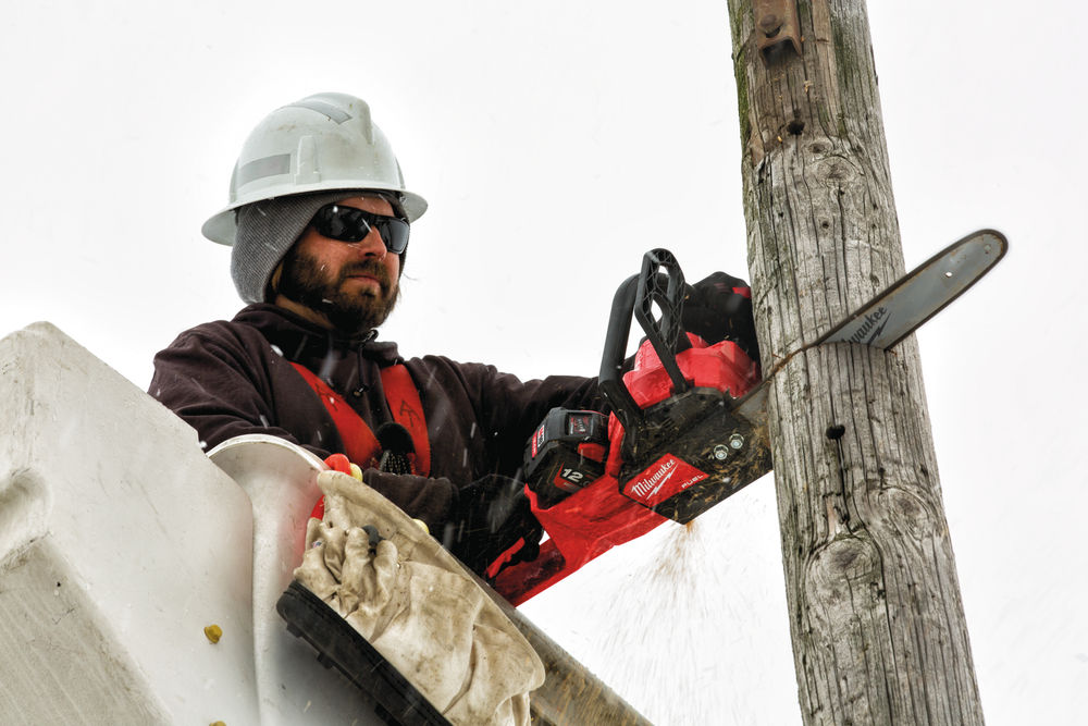 Milwaukee M18 FUEL™ aku pila řetězová s lištou 40 cm M18 FCHS-121