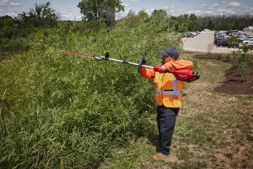 Milwaukee QUIK-LOK™ aku nůžky krátké na živé ploty M18 FOPH-SHTA