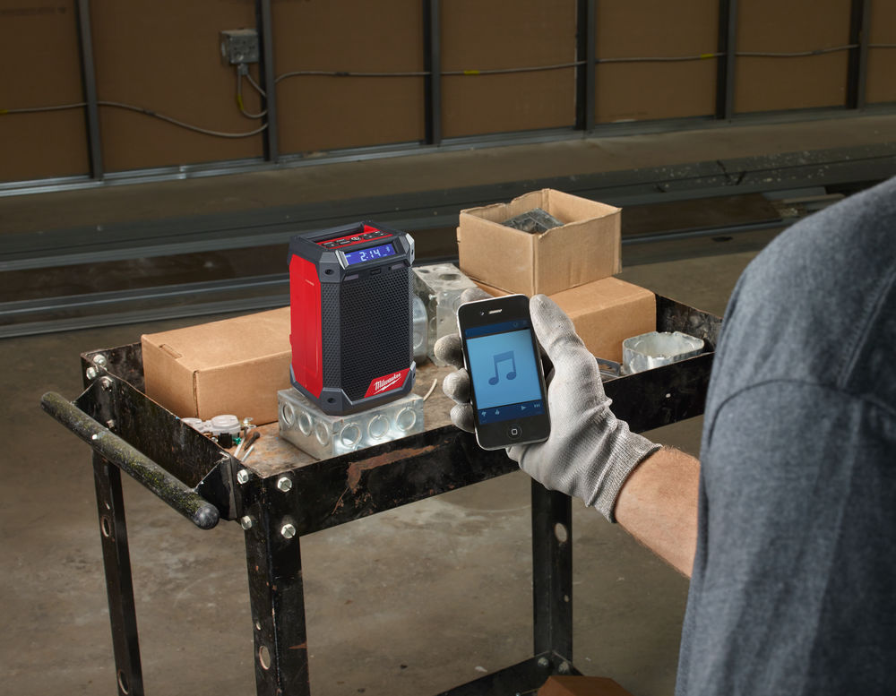 Milwaukee M12™ aku rádio/nabíječka DAB+ M12 RCDAB+-0 