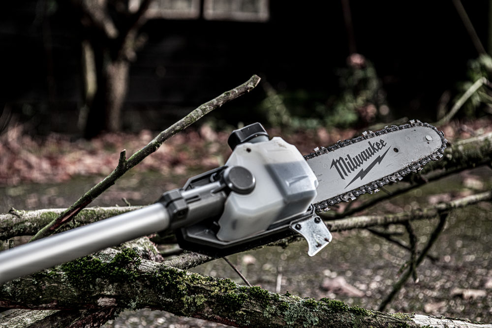 Milwaukee M18 FUEL™ QUIK-LOK™ aku pila řetězová s lištou 25cm M18 FOPH-CSA