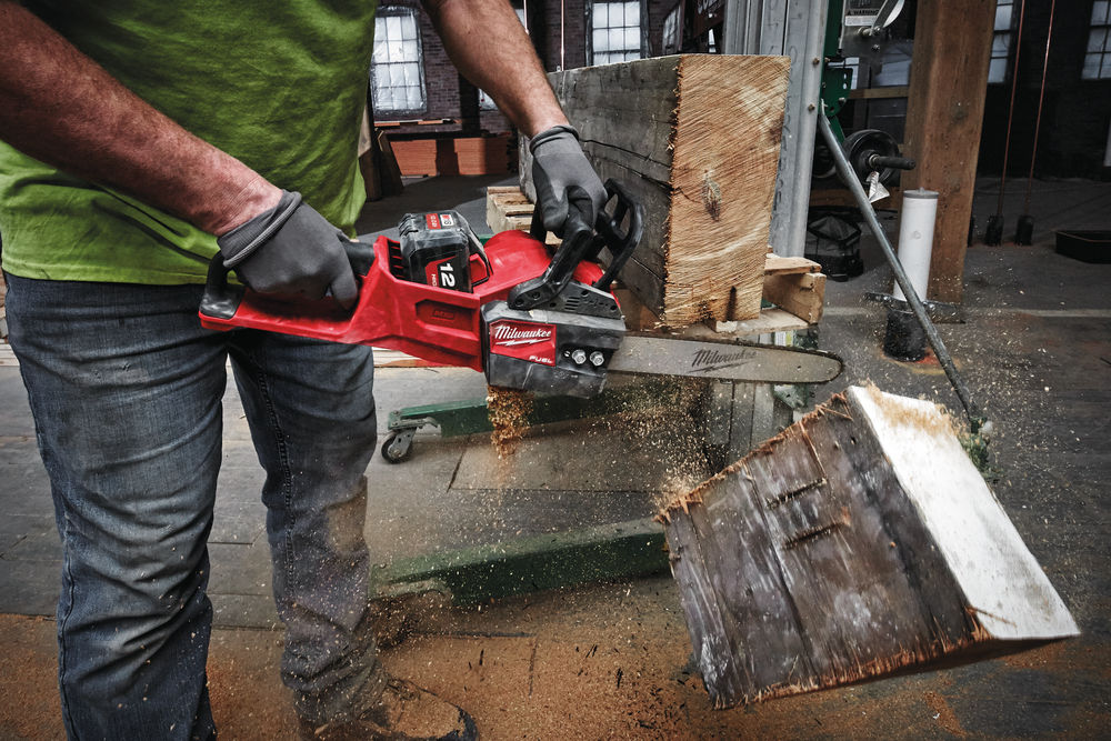 Milwaukee M18 FUEL™ aku pila řetězová s lištou 40 cm M18 FCHS-121