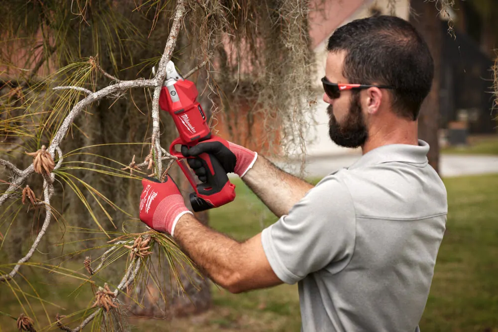 Milwaukee M12 FUEL™ aku nůžky prořezávací bezuhlíkové M12 BLPRS-202
