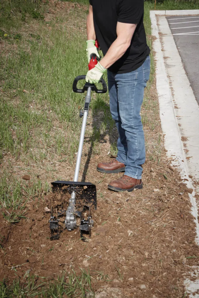 Milwaukee QUIK-LOK™ nástavec s kultivátorem M18 FOPH-CA