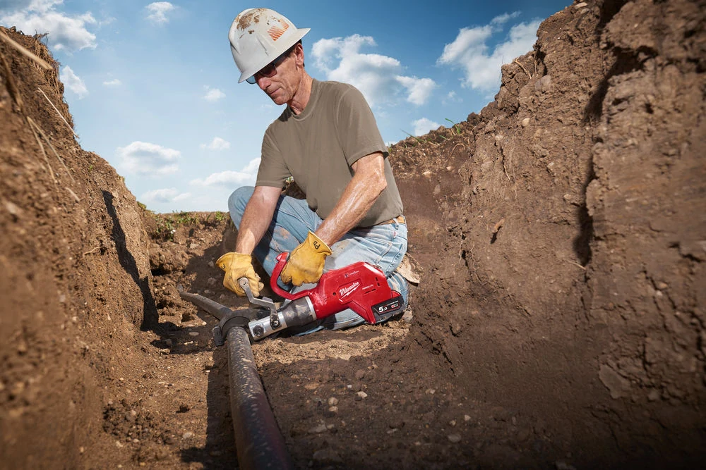 Milwaukee M18™ FORCE LOGIC™ - nůžky hydraulické na zemní kabely M18 HCC75R-502C