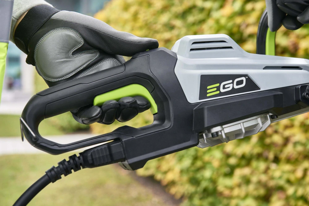 EGO aku nůžky na živý plot HTX6500