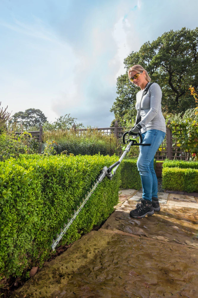 EGO nástavec s nůžkami na živý plot, krátký HTA2000S