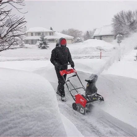 Milwaukee M18 FUEL™ jednostupňová sněhová fréza na dva akumulátory M18 F2SSBL-0