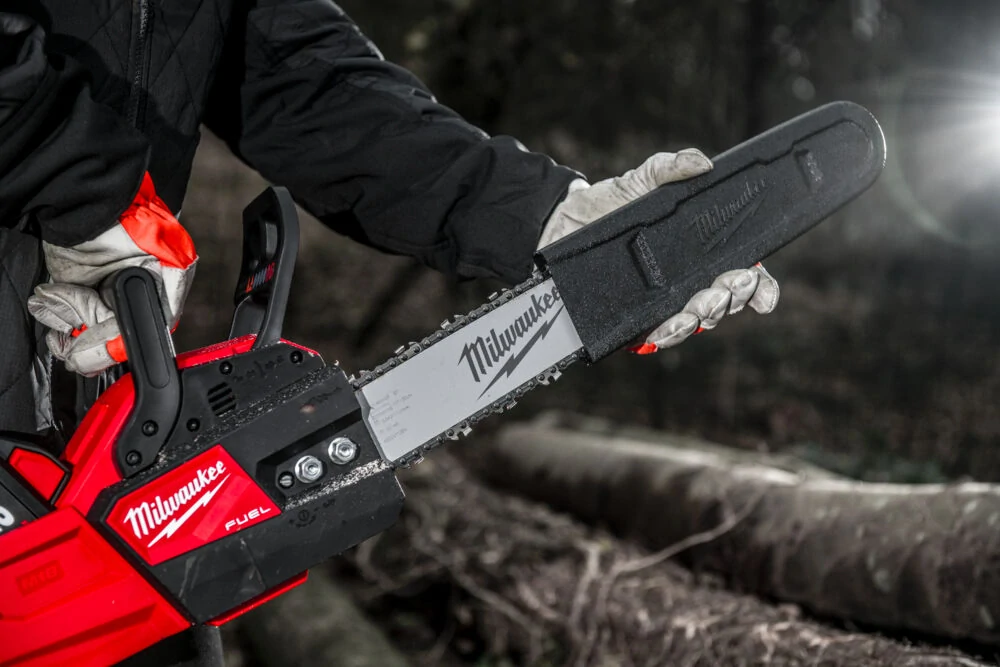 Milwaukee M18 FUEL™ řetězová pila s lištou 30 cm M18 FCHSC-122