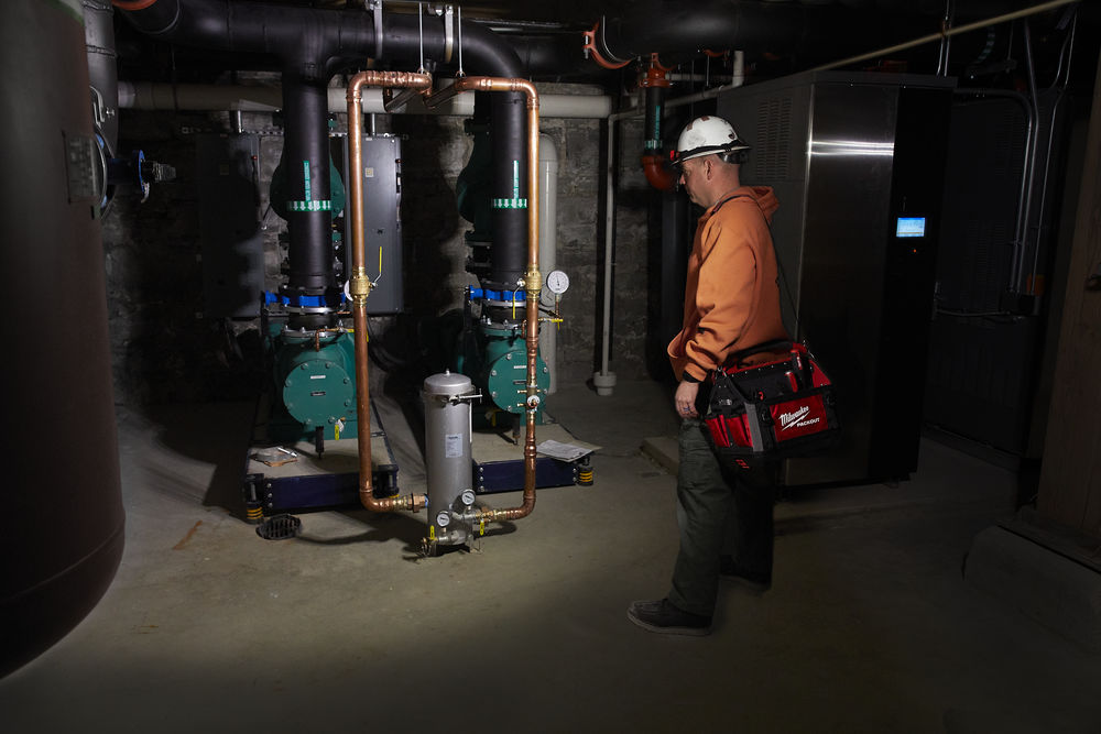 Milwaukee aku lampa čelová alkalická tenká HL2-LED