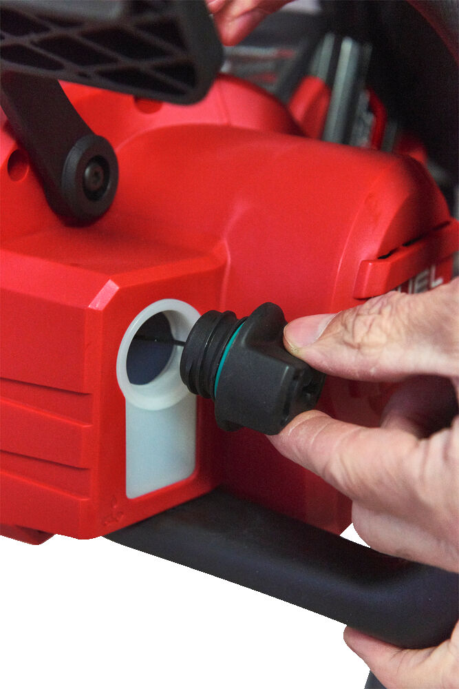 Milwaukee M18 FUEL™ aku pila řetězová s lištou 35 cm M18 FCHS35-122