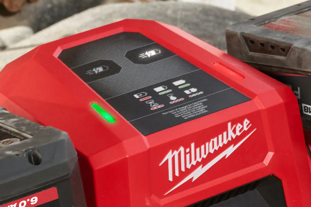Milwaukee M18™ supernabíječka se dvěma sloty M18 DBSC