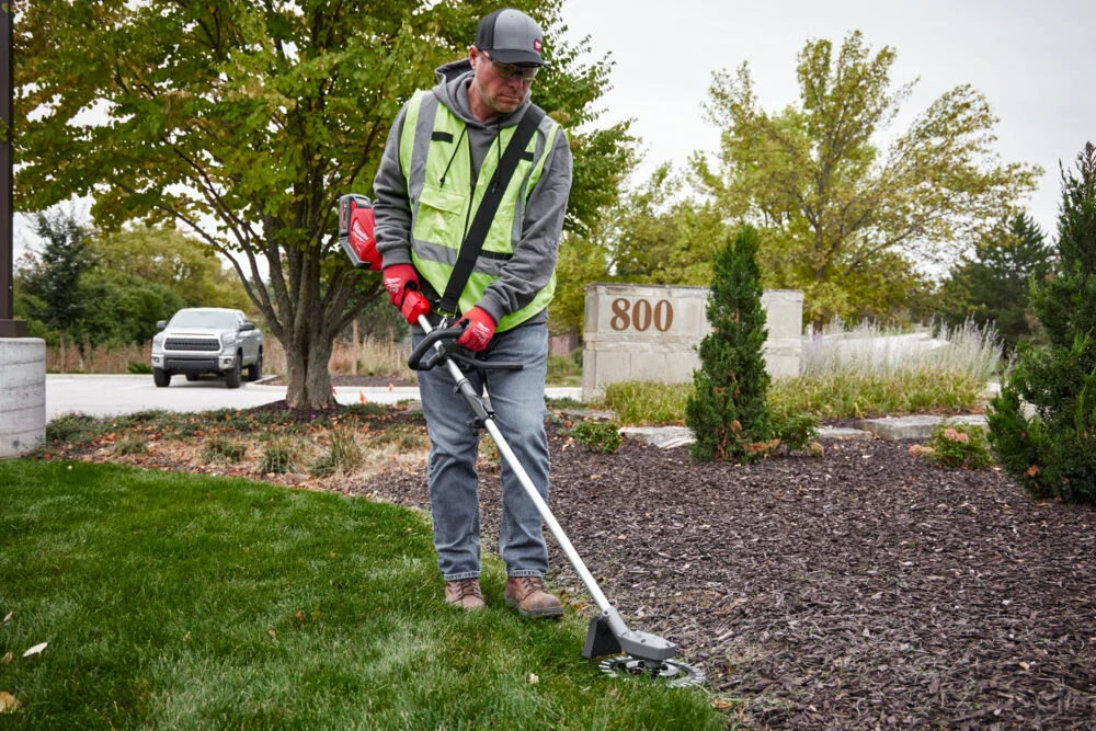 Milwaukee QUIK-LOK™ nástavec s vyžínačem plevele M18 FOPH-RA