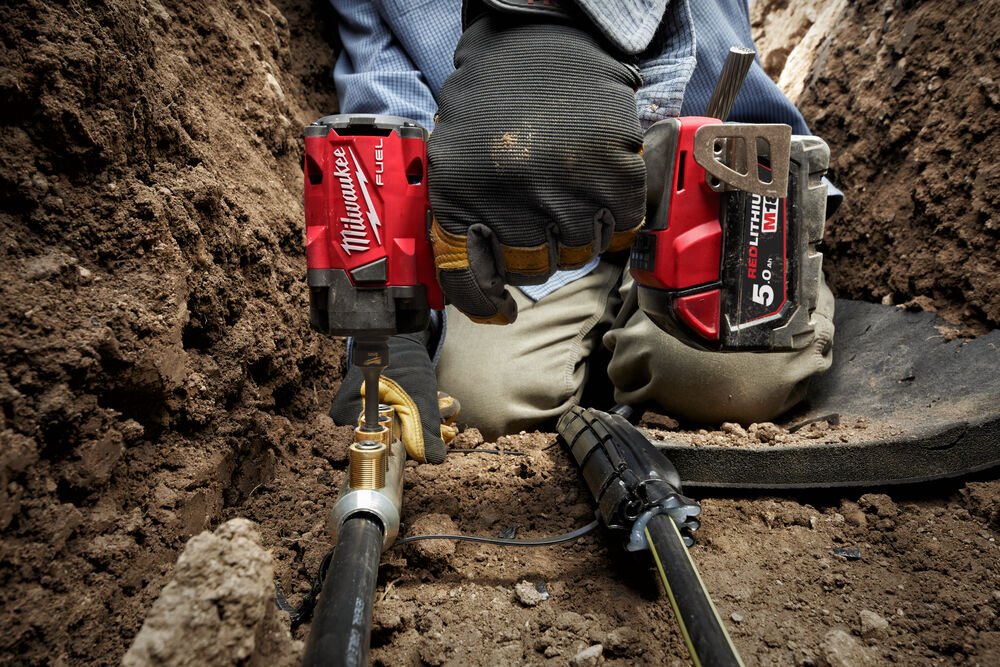 Milwaukee M18 FUEL™ ½" aku utahovák rázový kompaktní M18 FIW2F12-0X