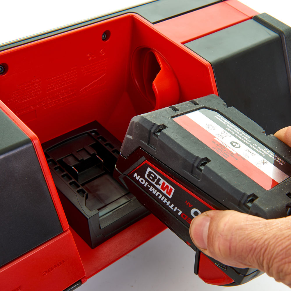 Milwaukee M12™-M18™ aku bluetooth® reproduktor M12-18 JSSP-0