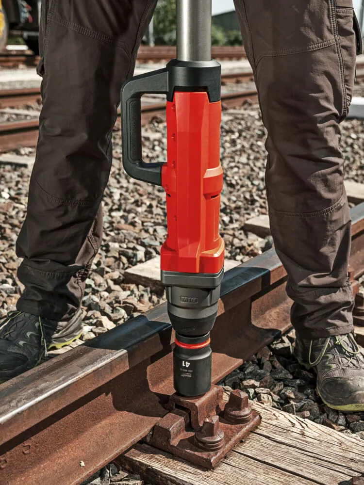 Milwaukee M18 FUEL™ 1" aku utahovák rázový železniční M18 FHIWF1R-122C