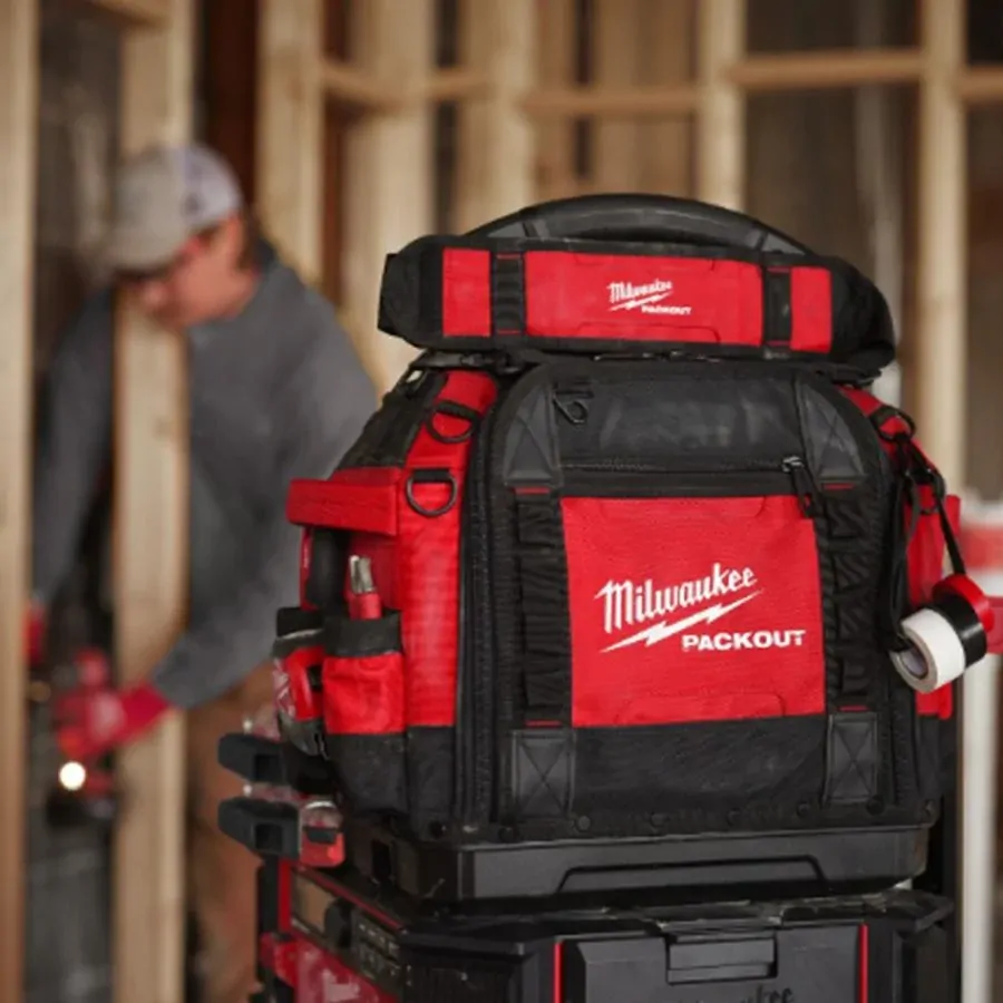 Milwaukee PACKOUT™ 25 cm uzavřená brašna na nářadí PACKOUT 38 CM CLOSED TOTE TOOL BAG