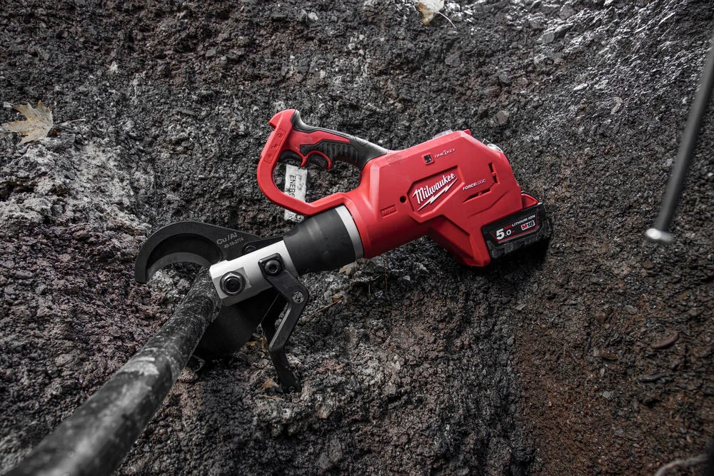 Milwaukee M18™ FORCE LOGIC™ - nůžky hydraulické na zemní kabely M18 HCC75R-502C