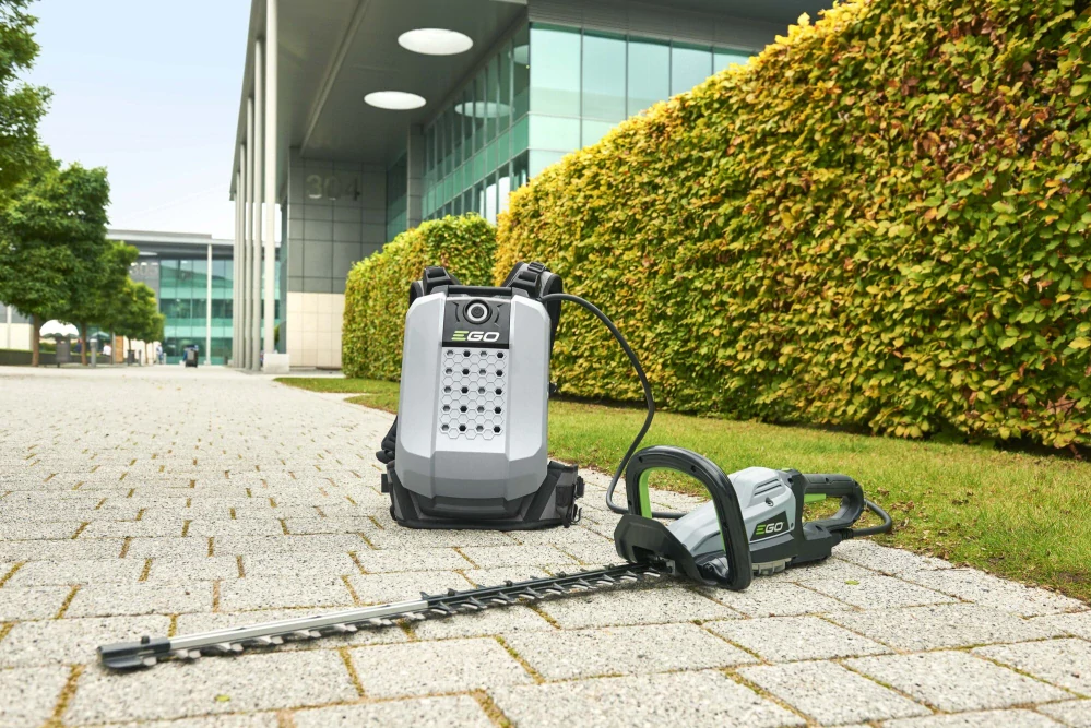 EGO aku nůžky na živý plot HTX6500