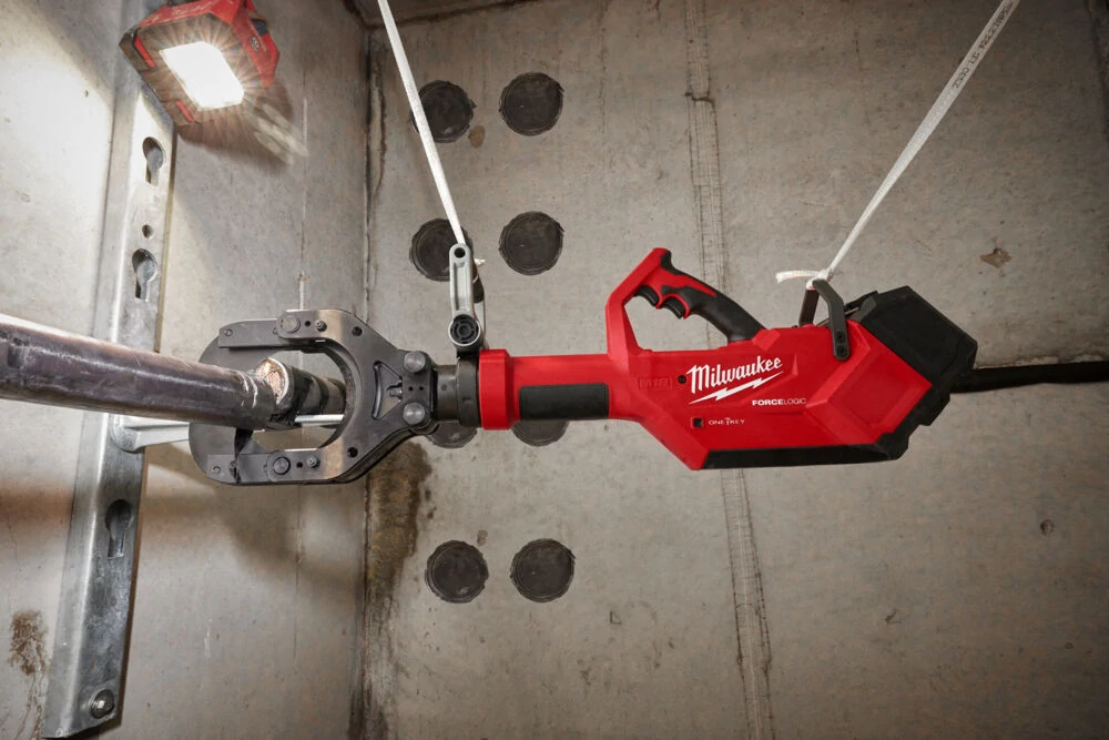 Milwaukee M18™ FORCE LOGIC™ hydraulické bezpečnostní nůžky na kabely 125 mm M18 HSFC125R-802C