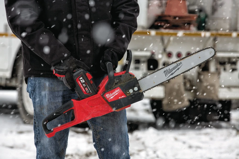 Milwaukee M18 FUEL™ řetězová pila s lištou 40 cm M18 FCHS-121