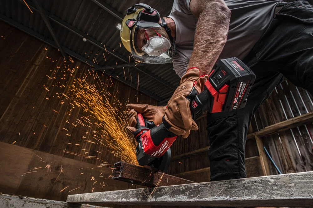 MILWAUKEE M18 FUEL™ vysoce výkonná 125mm bruska M18 FHSAG125XPDB2-802X