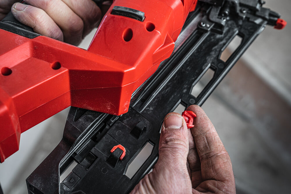 Milwaukee M18 FUEL™ aku hřebíkovačka 15 GA M18 FN15GA-0X