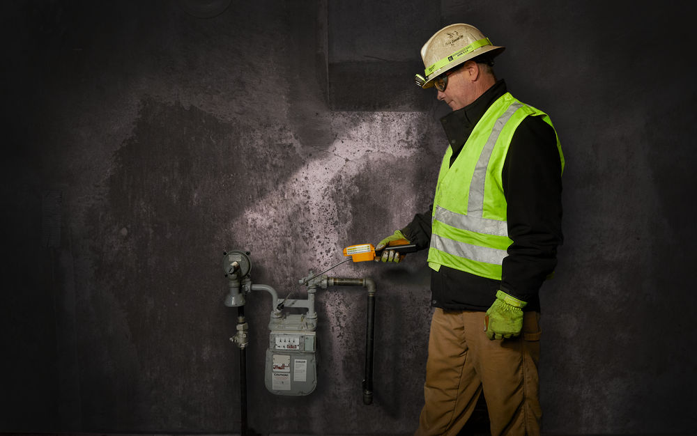 Milwaukee aku lampa čelová bezpečnostní ISHL-LED