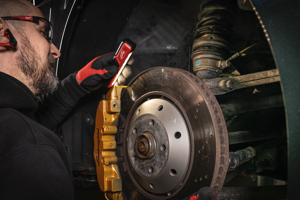 Milwaukee aku reflektor kapesní s USB nabíjením L4 FL-301 