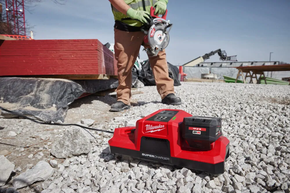 Milwaukee M18™ supernabíječka se dvěma sloty M18 DBSC