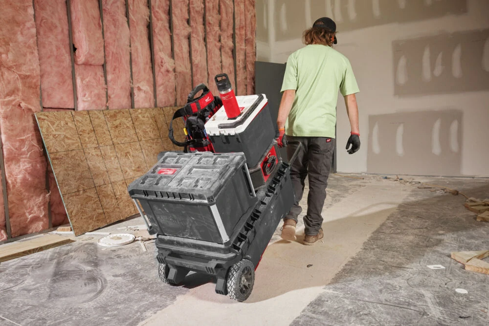 Milwaukee PACKOUT™ láhev 710ml s víčkem - červená Packout Bottle 710 ml Chug Lid Red