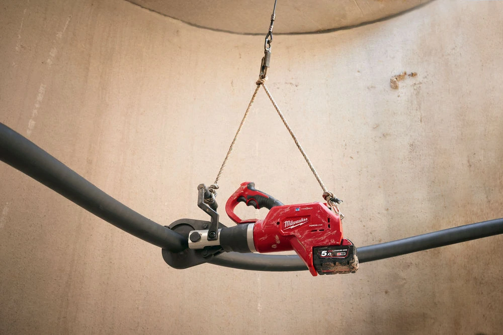 Milwaukee M18™ FORCE LOGIC™ - nůžky hydraulické na zemní kabely M18 HCC75R-502C