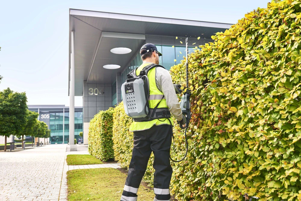 EGO aku nůžky na živý plot HTX6500