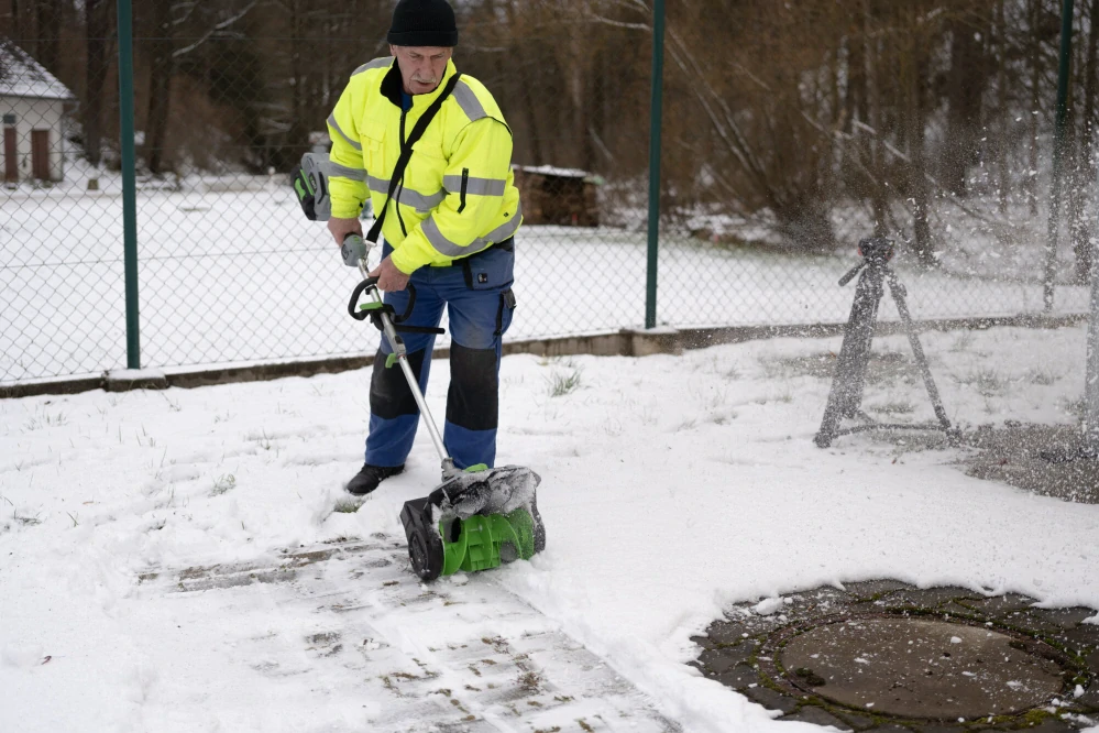 EGO nástavec s aktivním sněhovým hrablem SSA1200