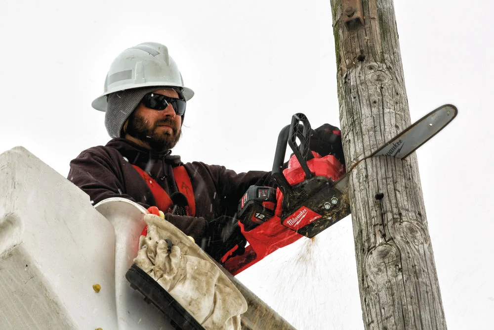 Milwaukee M18 FUEL™ řetězová pila s lištou 40 cm M18 FCHS-121