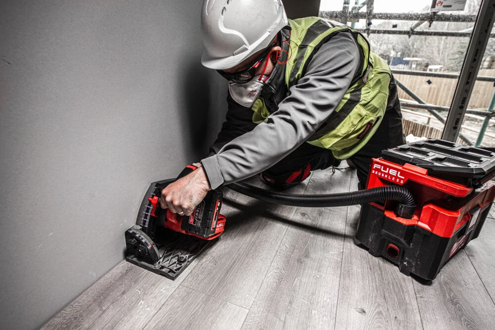 Milwaukee M18 FUEL™ aku pila ponorná 55 mm na dřevo a plast M18 FPS55-552P