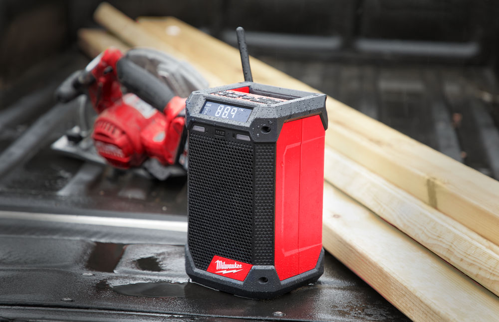 Milwaukee M12™ aku rádio/nabíječka DAB+ M12 RCDAB+-0 