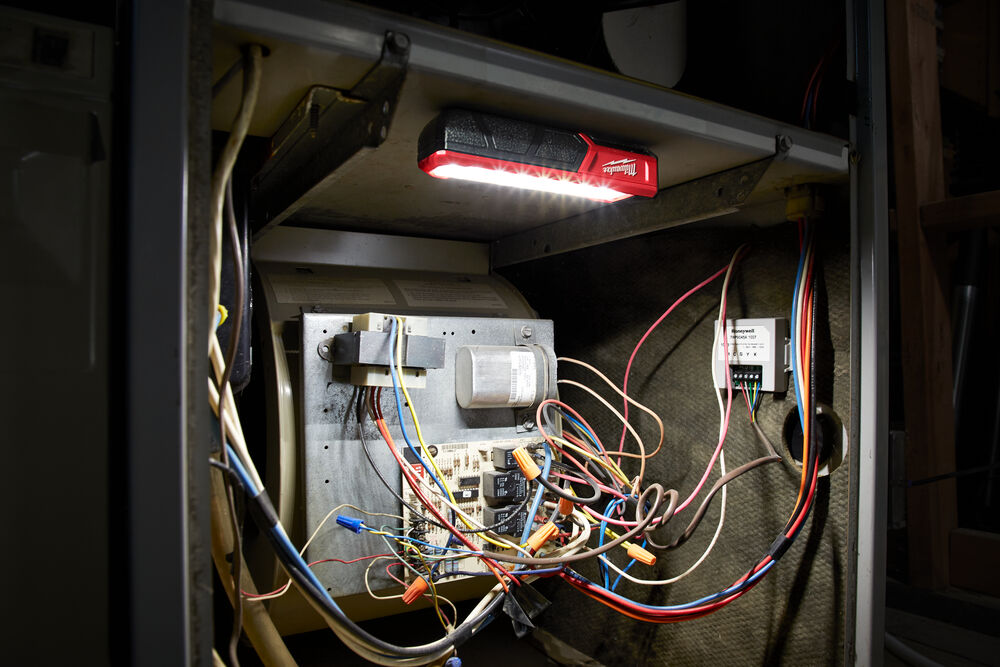 Milwaukee aku reflektor kapesní s USB nabíjením L4 FL-301 