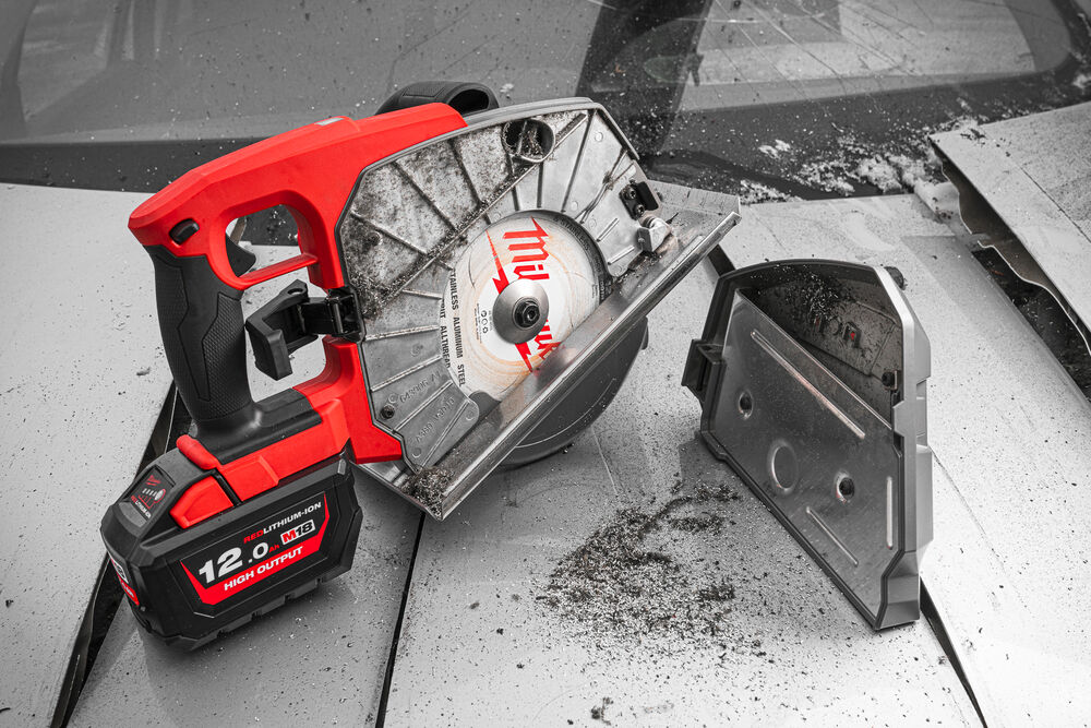 Milwaukee M18 FUEL™ aku pila kotoučová na kov M18 FMCS66-121C