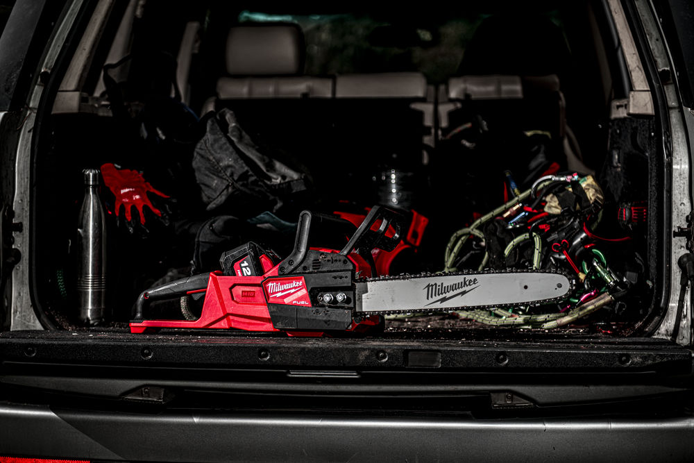 Milwaukee M18 FUEL™ aku pila řetězová s lištou 40 cm M18 FCHS-121