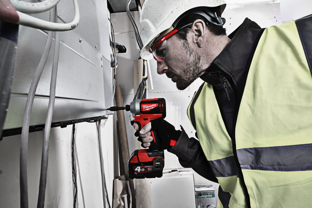 Milwaukee M18 FUEL™ 1/4" aku utahovák rázový M18 CBLID-402C