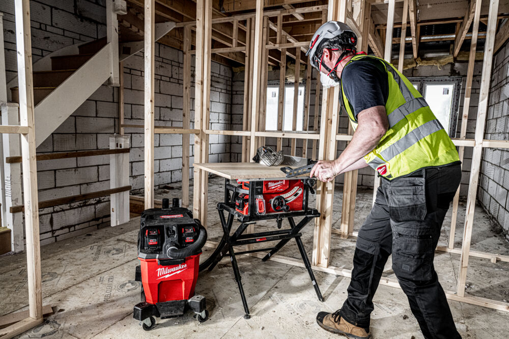 Milwaukee M18 FUEL™ aku vysavač třídy L 23 L M18 F2VC23L-0