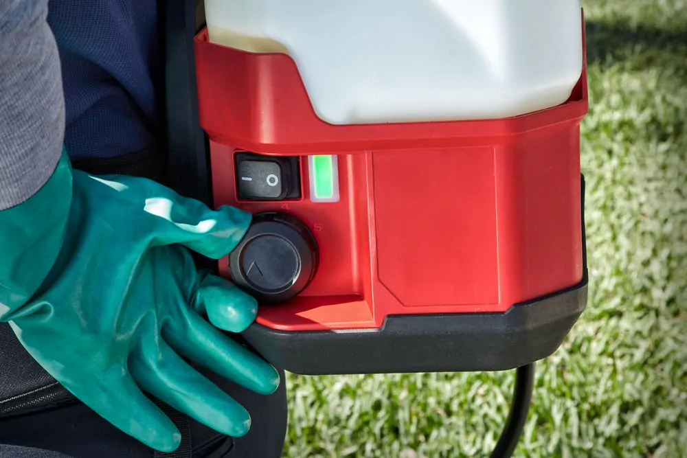 Milwaukee M18 SWITCH TANK™ nádrž na chemikálie 15l M18 BPFP-CST