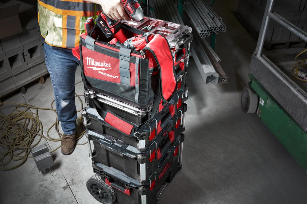 Milwaukee PACKOUT™ pracovní taška Packout Duffel Bag 15in / 38cm