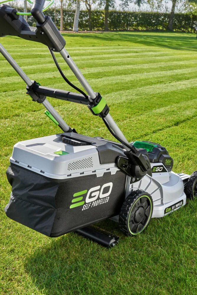 :GO aku sekačka s pojezdem LM2135E-SP - sada