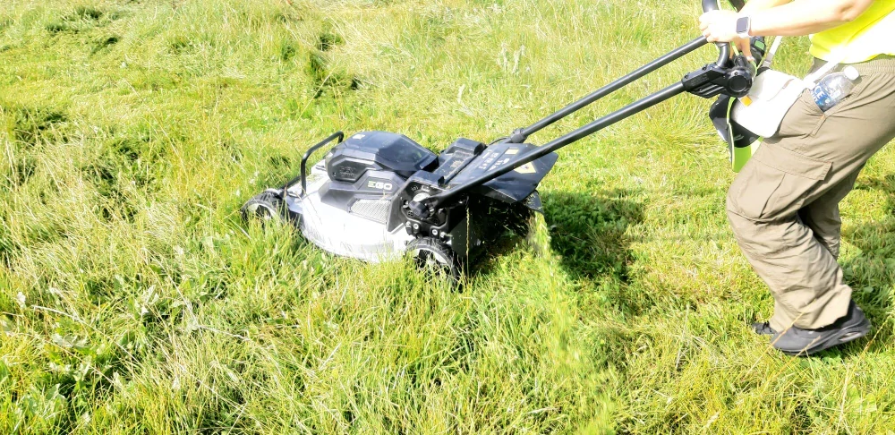 EGO aku PRO-X sekačka s pojezdem LMX5300E-SP