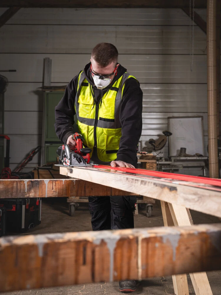 Milwaukee M18 FUEL™ kotoučová pila kompatibilní s vodicí lištou M18 FCS66GR3-121C